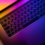 MacBook Pro mit beleuchteter Tastatur