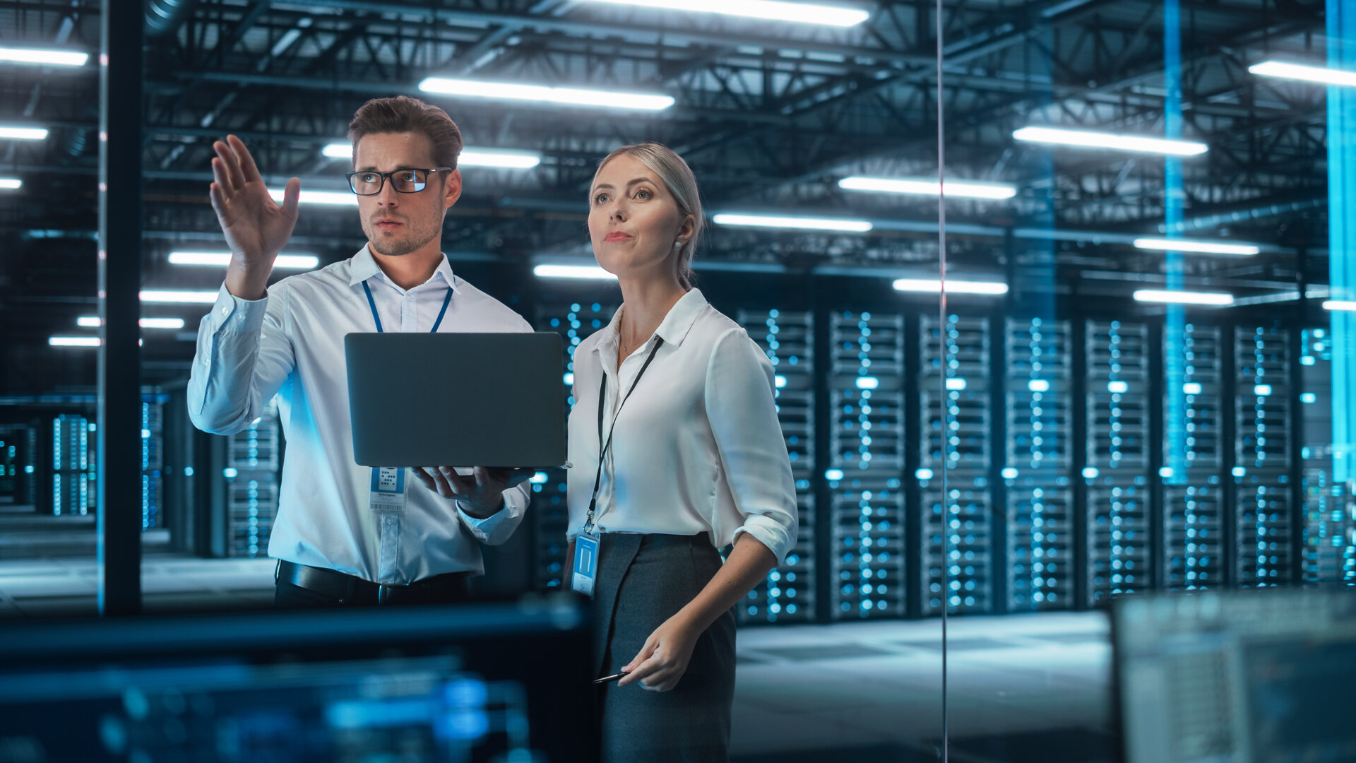 Mehr über den Artikel erfahren Sicherheit im Arbeits- und Privatleben: Wie IT-Sicherheitsberatung helfen kann