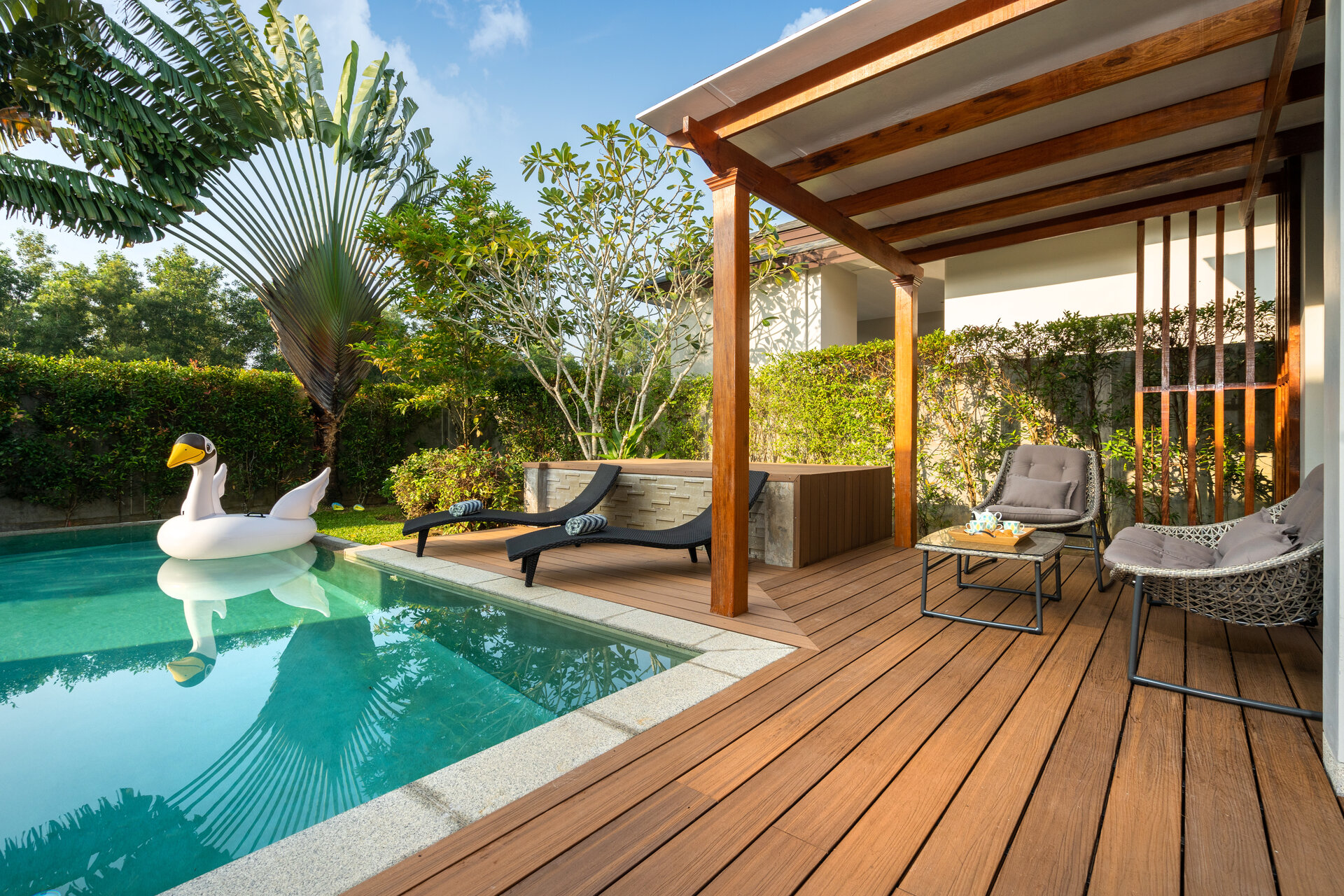 Mehr über den Artikel erfahren Automatisierung im Garten: Smarte Systeme für deinen Pool