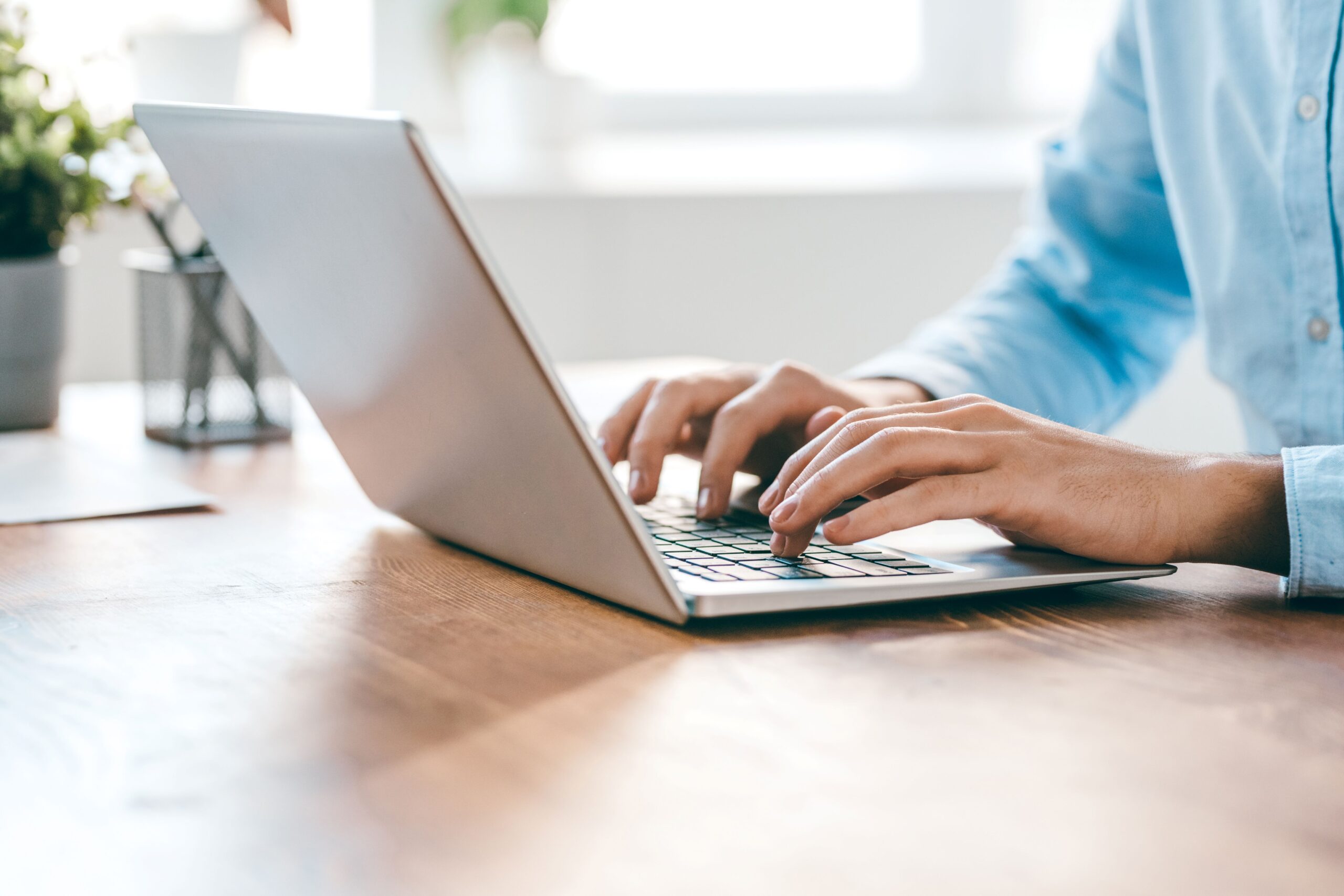 Energieausweis online erstellen am Laptop